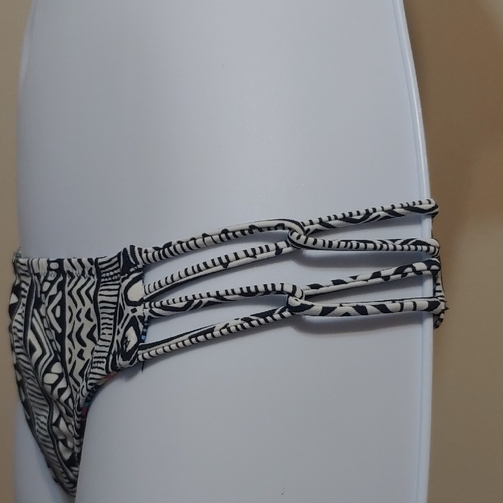 Volcom Reversible Multicolor Geometric Bikini Bottom - Picture 5 of 8